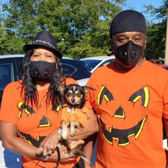 Meet your Posher’s Chiquita & Michael Womic❤️❤️ - Picture 11 of 16